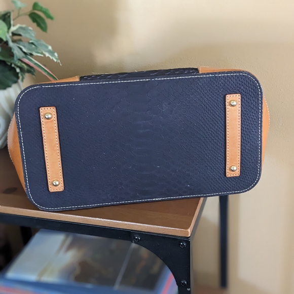 Dooney & Bourke Tote - Picture 7 of 8